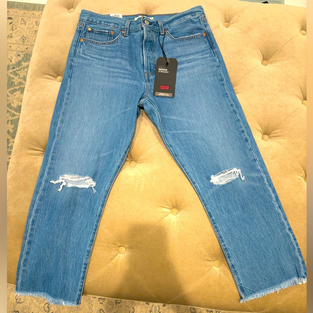 Levi’s premium wedgie straight denim. New with tags.  31/26